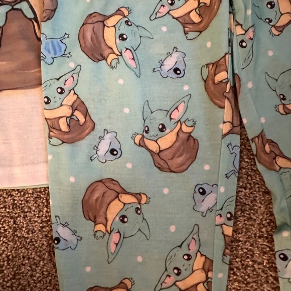 GIRLS STAR WARS BABY YODA TOP & BOTTOM PAJAMA SET SIZE S  #K60 - Picture 2 of 3